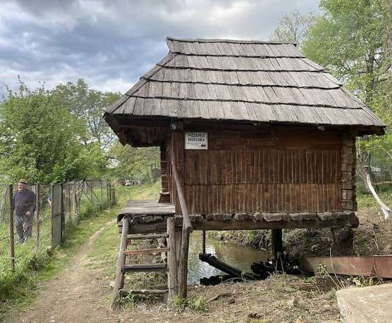 Moara Brușoanea, din Rudăria, este una din cele 20 de mori din sat care macină și azi / Otilia Ghițescu / RFI