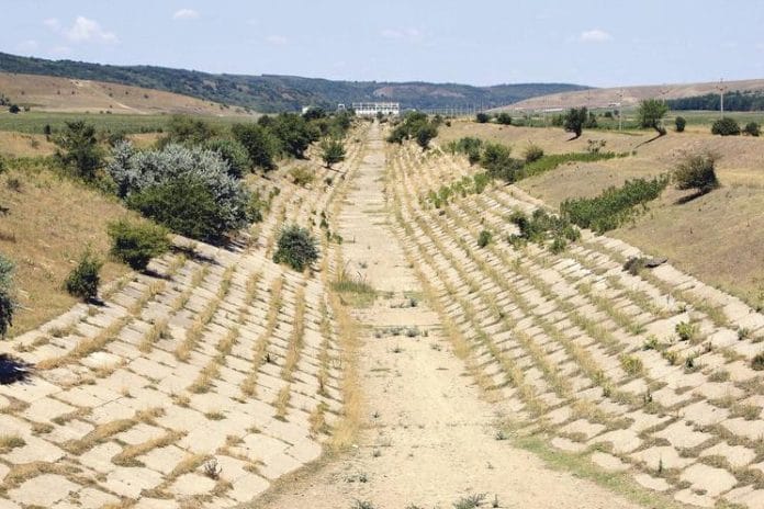 canal_irigatii_1_0 canal_irigatii_1_0