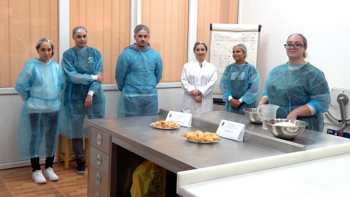 elevi Studenți și elevi descoperă tainele panificației în cadrul stației pilot din cadrul Universității de Științe Agronomice și Medicină Veterinară din București (USAMV București)