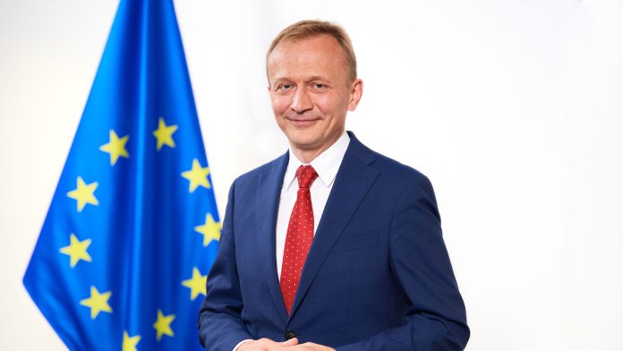 Piotr-Serafin-P-064639_00-01_01-ORIGINAL-172016